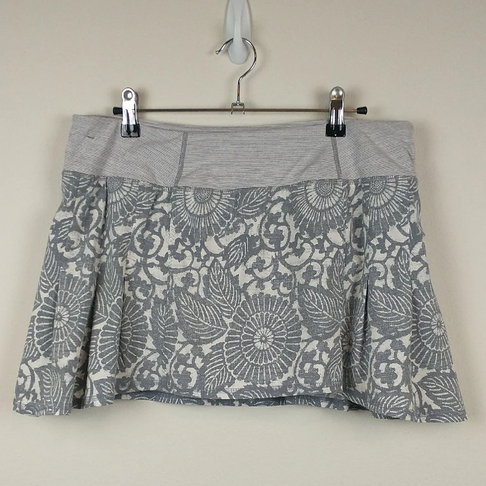 Lululemon Run: In The Sun Skirt 10 Gray Floral Skort Lined Athletic Stretch